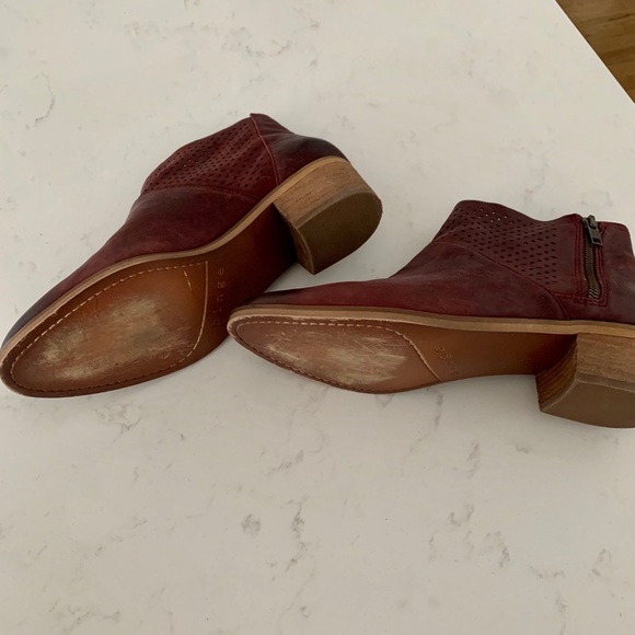 Hinge ankle booties - Picture 3 of 3